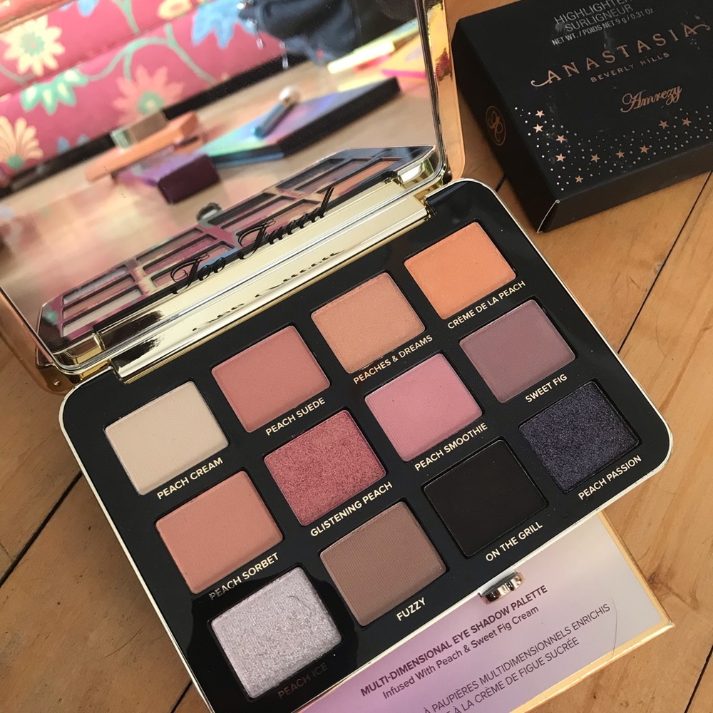 Too faced peach palette